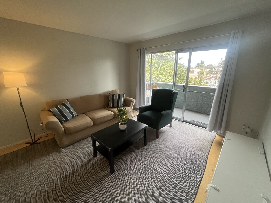 Foto principal - 415 Cornell Ave
