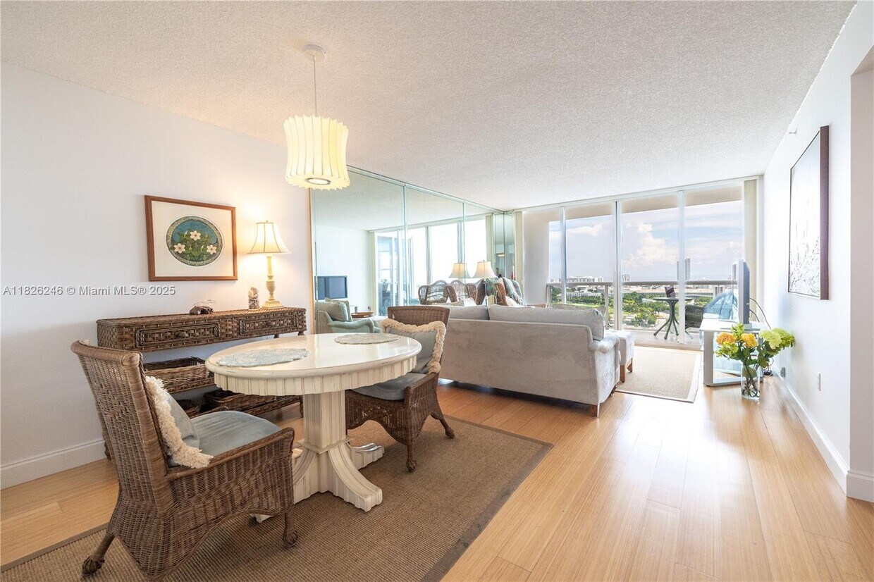 Primary Photo - 1800 Sunset Harbour Dr