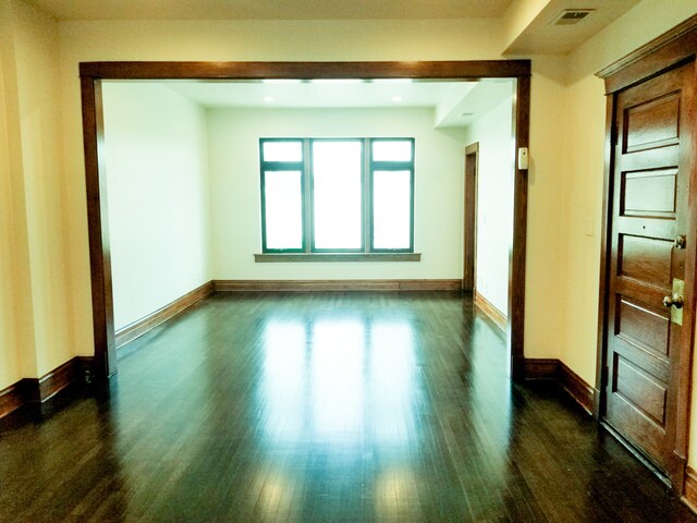 Foto del edificio - 2165 N Milwaukee Ave