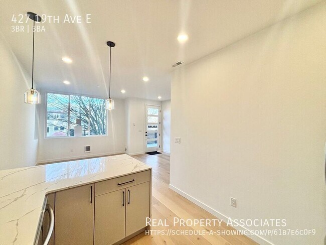 Foto del edificio - 427 19th Ave E