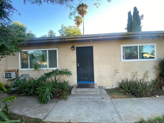 Foto del edificio - 253 N Cedar St