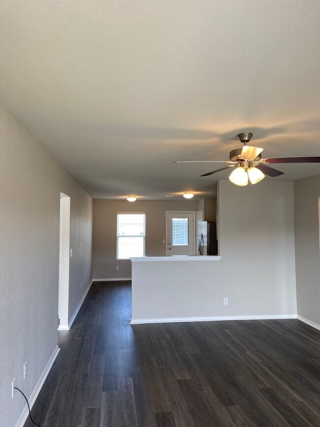 Building Photo - Three Bedroom | Two Bath Home in Maumelle