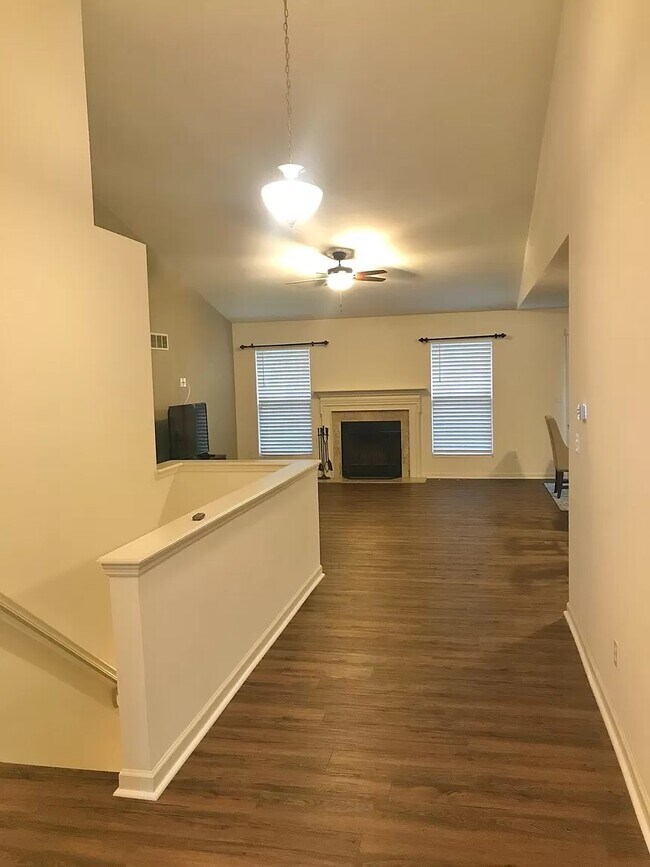 Building Photo - 107 San Marino Pkwy