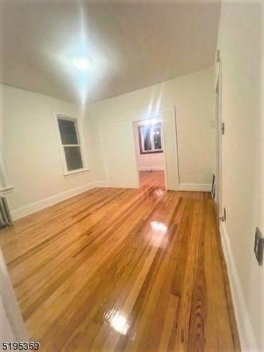 Foto del edificio - 236 Linden Ave