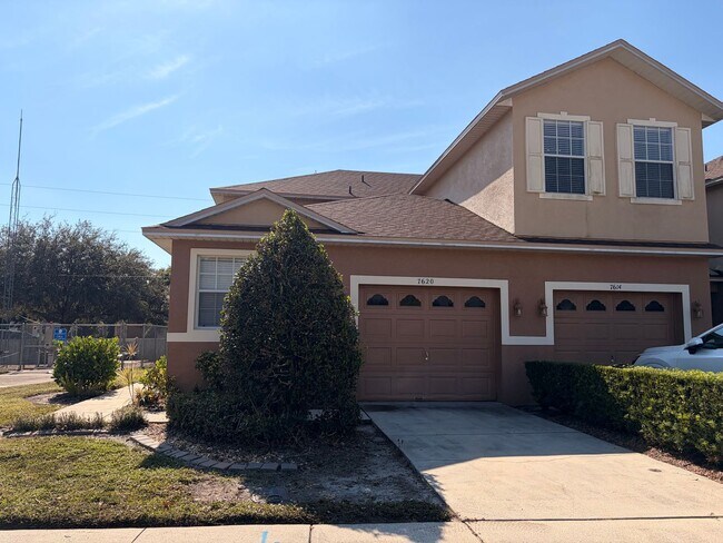Building Photo - Bright & Spacious 3BR End-Unit Townhome in Serene Cranes Creek | Goldenrod – East Orlando