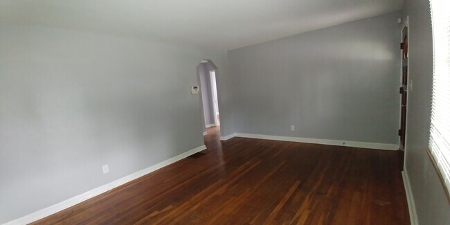 Foto del edificio - Nicely Finished 3 Bedroom 1 Bath in Colerain