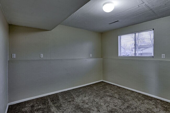 Building Photo - 5 Bedroom home in West Fort Collins