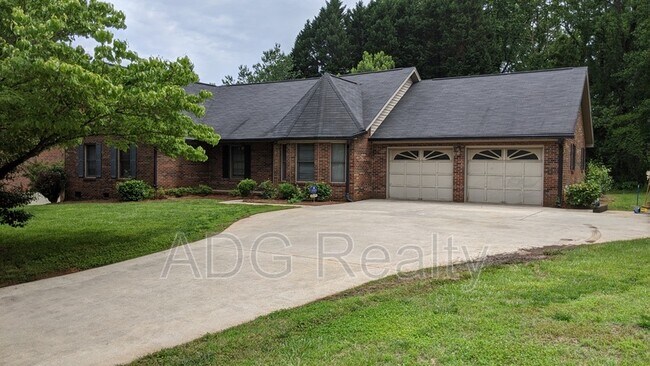 Building Photo - 2601 Independence Way