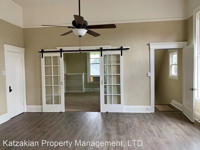 Foto del edificio - 26-36 W Poplar St