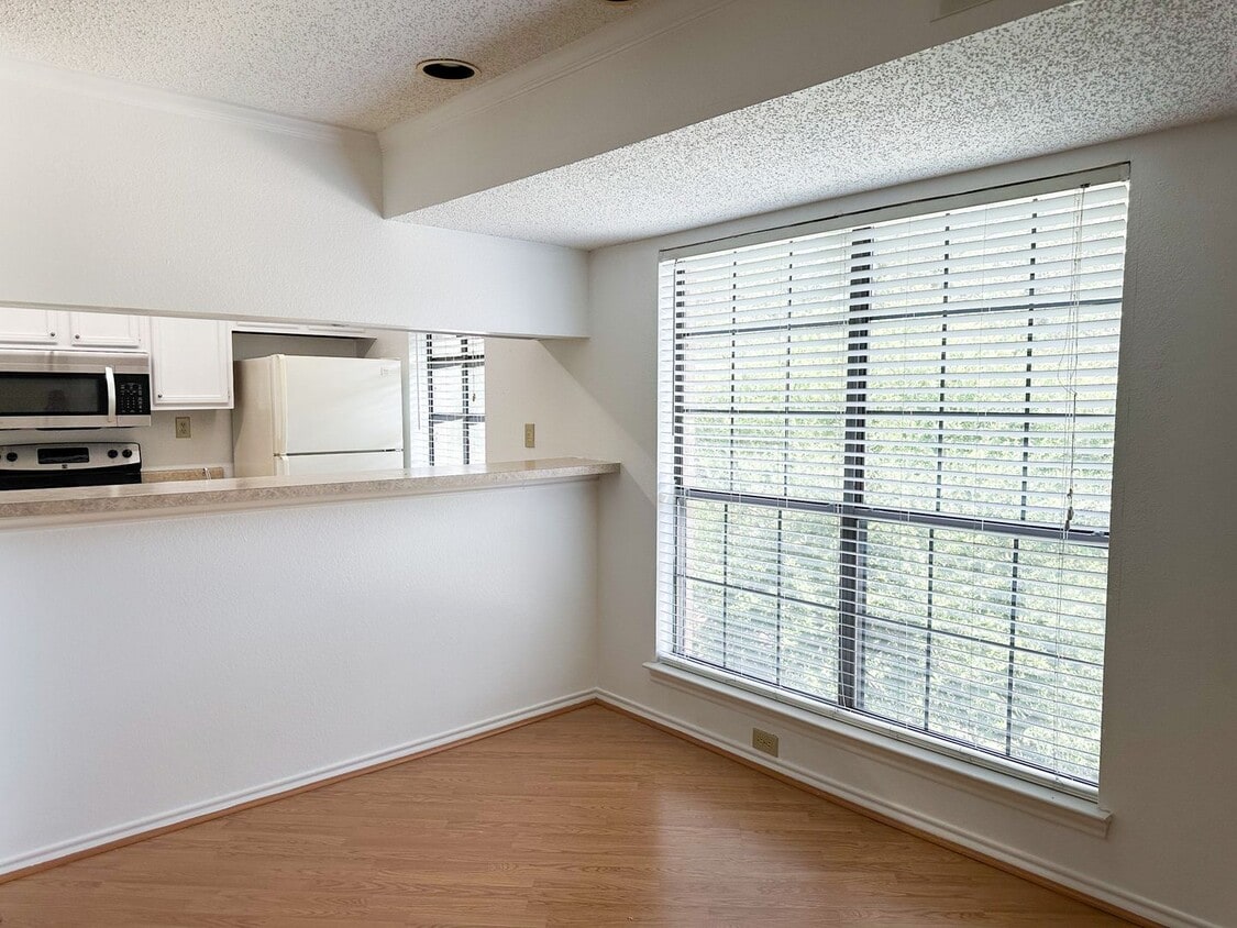 Quiet 1-Bed Condo, New Bedroom Floor, Balc... - Quiet 1-Bed Condo, New Bedroom Floor, Balc...