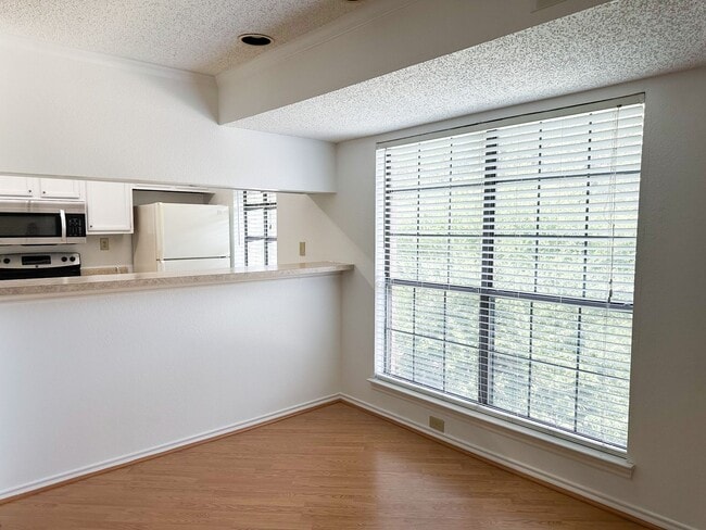 Photo - 16301 Ledgemont Lane Unit#273B House