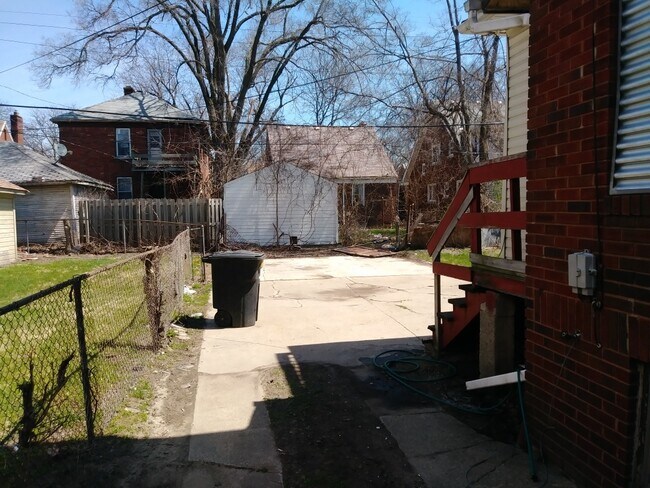 Foto del edificio - Beautiful 3 bedroom 1.5 bathroom colonial!