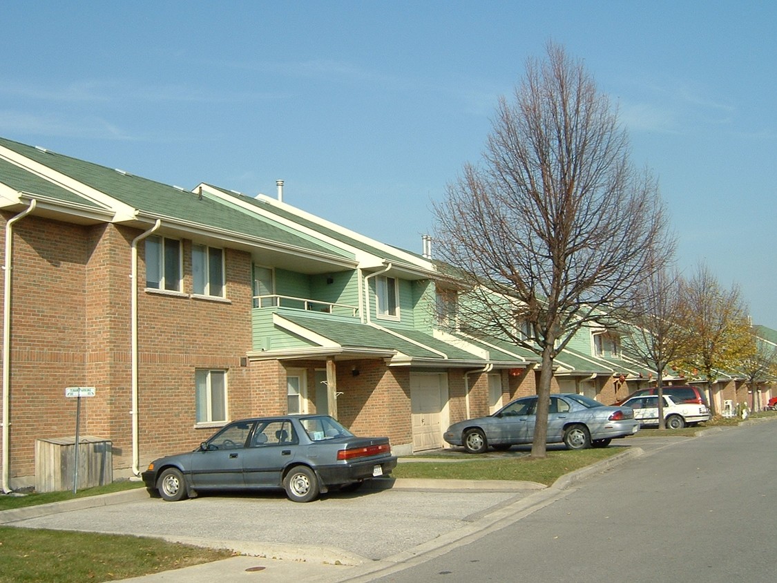 Primary Photo - Bowmanville Heights