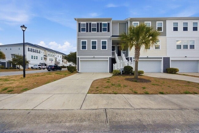 Building Photo - 301 Lanyard St