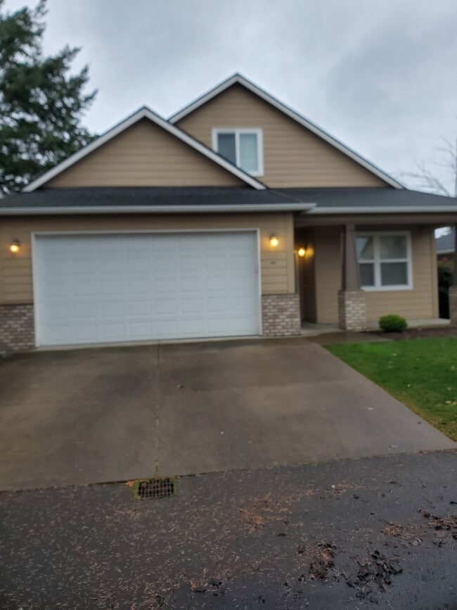 Building Photo - 920 Arcadia Dr