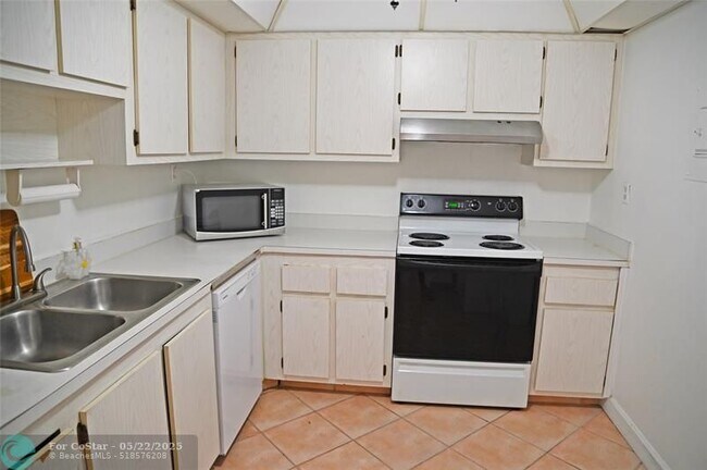 Foto del edificio - 525 N Ocean Blvd