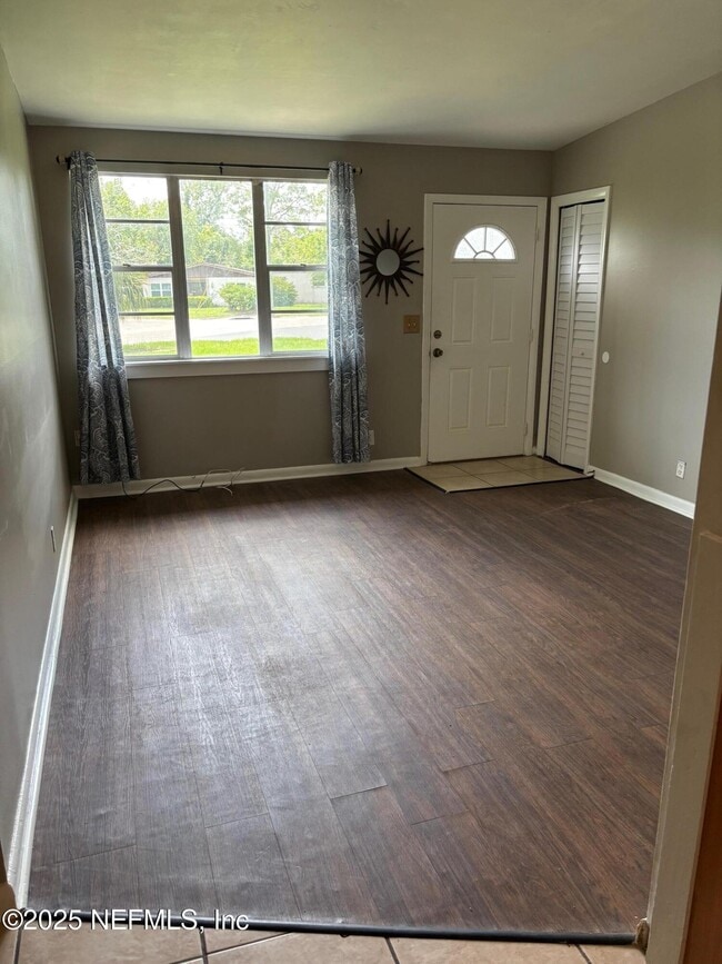 Building Photo - 2500 Congaree Dr W