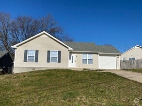 Building Photo - 214 Kings Deer Dr