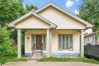 Building Photo - 3206 Cadiz St