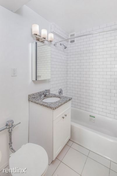 Foto del edificio - 2 br, 1 bath  - 9801 67th Ave 1B