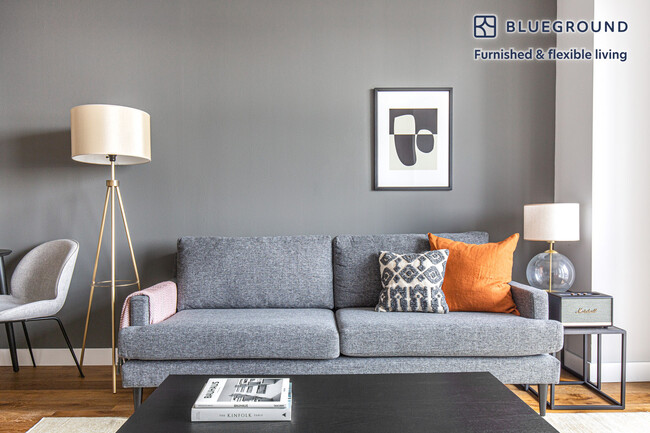Foto del edificio - 560 W 43rd St