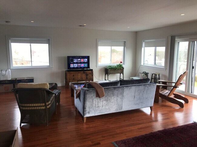 Foto del edificio - 69 Knott Ave