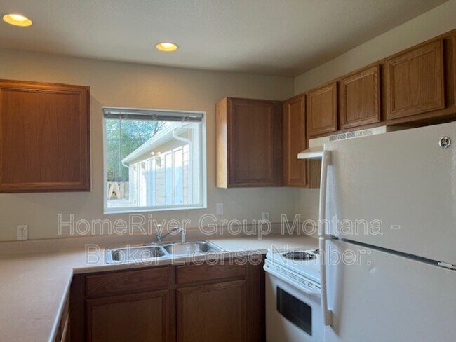 Building Photo - 2209 S 12th St W
