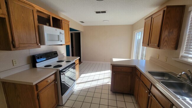 Foto del edificio - 1507 Lindsey Ln