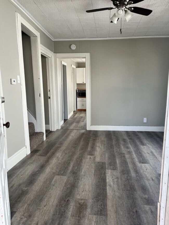 Building Photo - Single Family home downtown Frankfort
