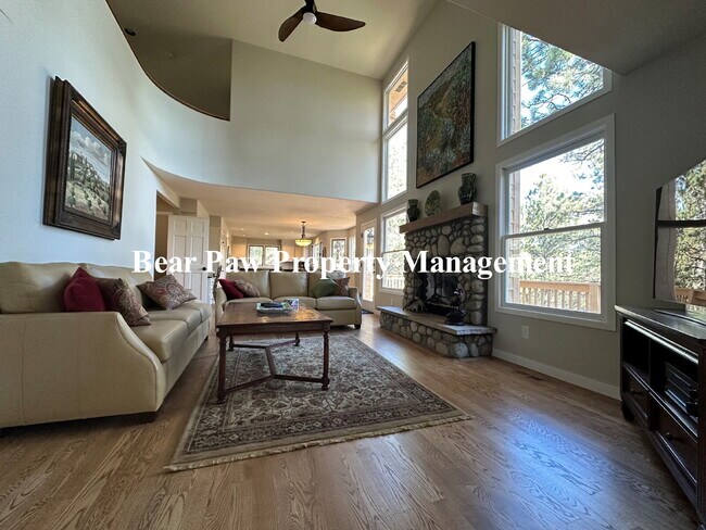 Foto del edificio - Magnificent FURNISHED Home in The Ridge!!