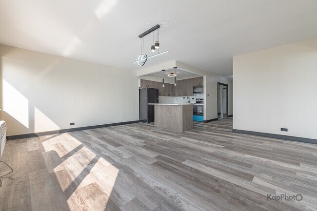 Foto del edificio - 7337 S South Shore Dr
