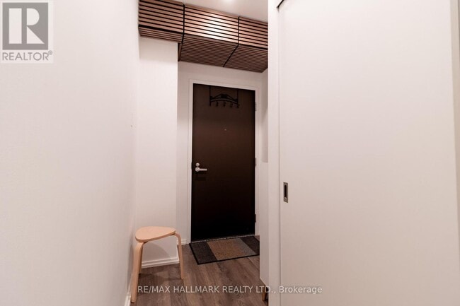 Building Photo - 197 Yonge St