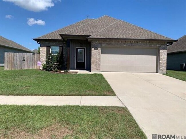 Foto del edificio - 24245 Golden Shore Ave