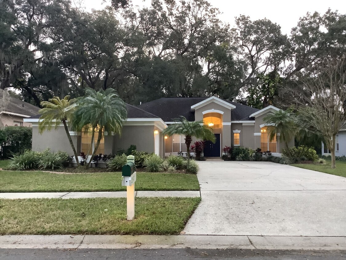 Foto principal - 2947 Minuteman Ln