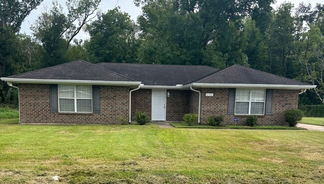 Building Photo - 632 Magnolia Dr