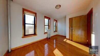 Building Photo - 328 E 14th St