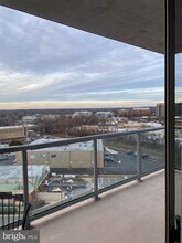 Building Photo - 5750 Bou Ave