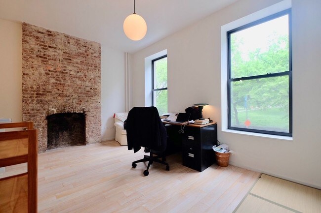 Building Photo - 473 Central Park West