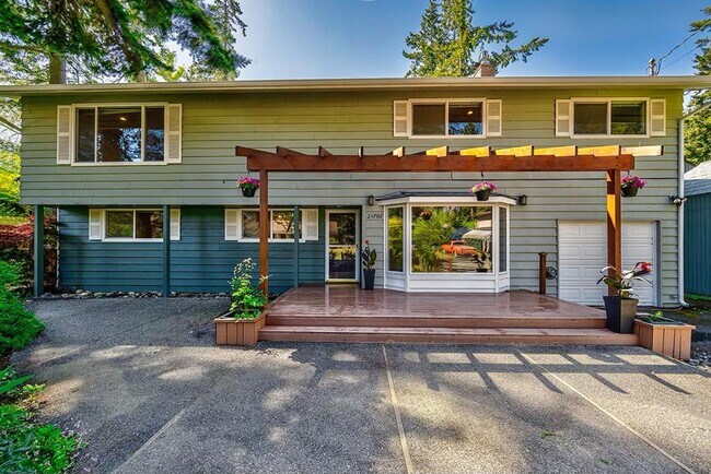 Foto del edificio - Edmonds 5 Bedroom 3.5 Bath Fully Fenced