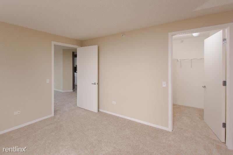 Foto principal - 533 N State St
