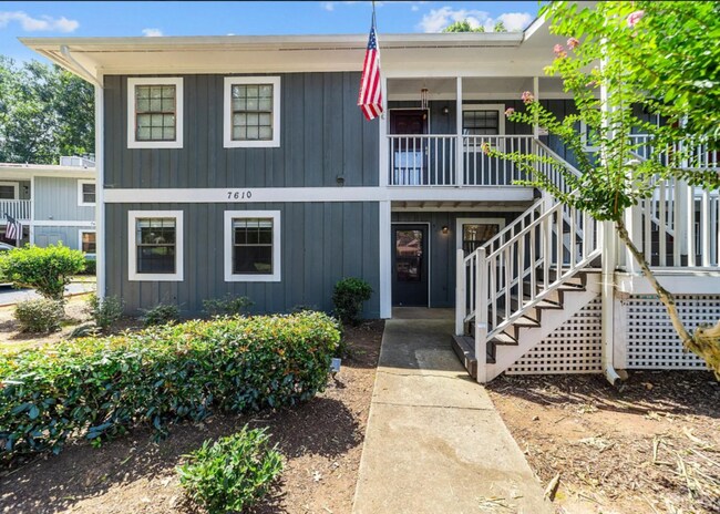 Building Photo - 7610 Woods Ln
