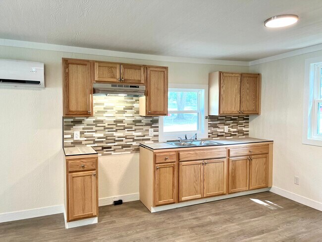 Foto del edificio - 1623 E Sullenberger Ave