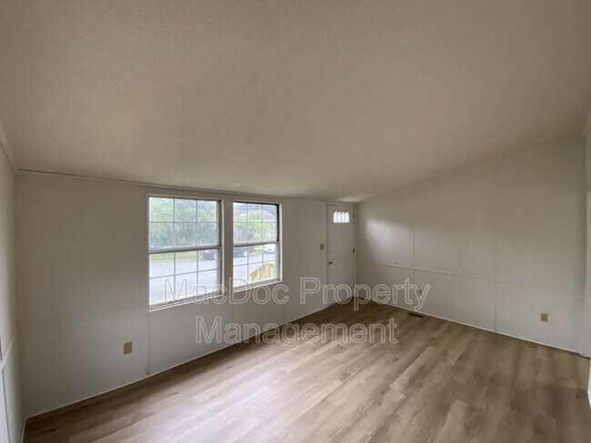 Foto del edificio - 900 White St