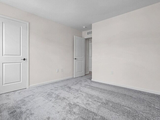 Foto del edificio - 6582 Wheatly Rd