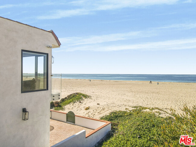 Building Photo - 6601 Ocean Front Walk