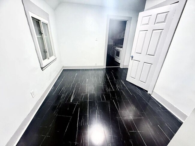 Foto del edificio - 1150 Bailey Ave