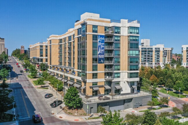 Building Photo - Midtown Crossing Buildings 3, 4, & 5