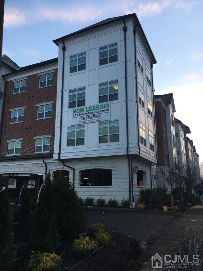 Foto del edificio - 444 Lincoln Hwy