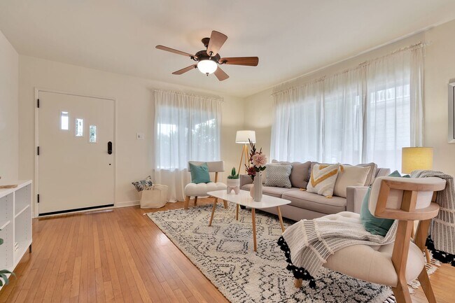 Foto del edificio - 257-257 1/2 Newport Ave