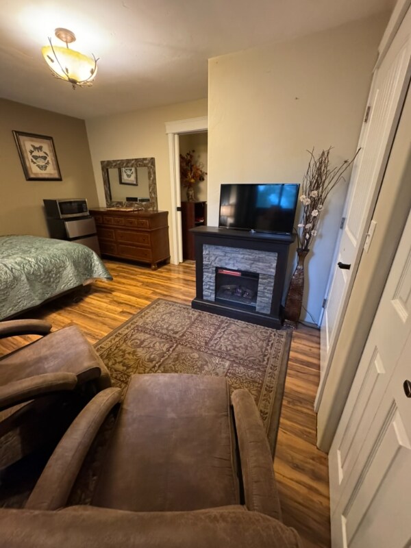 Foto del edificio - 433 8th Ave W